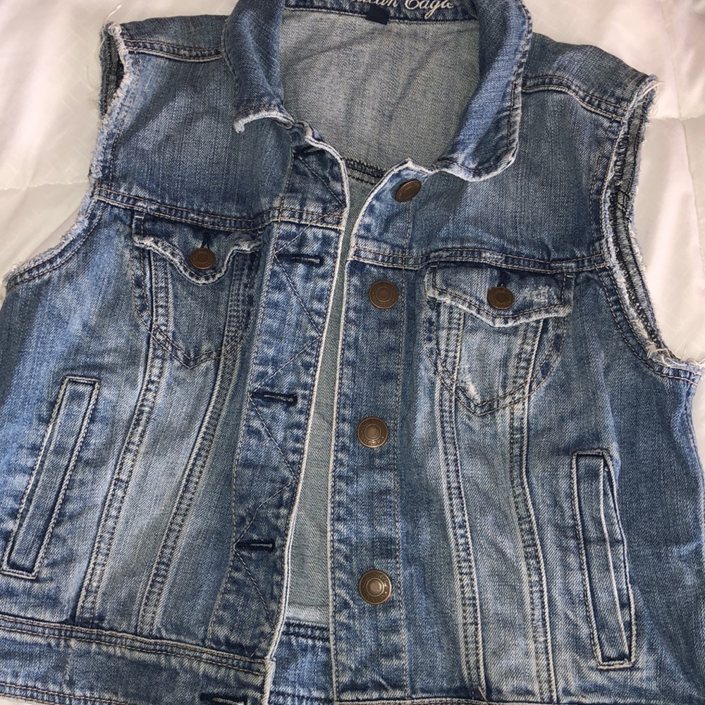 American Eagle Sleeveless Jean Jacket